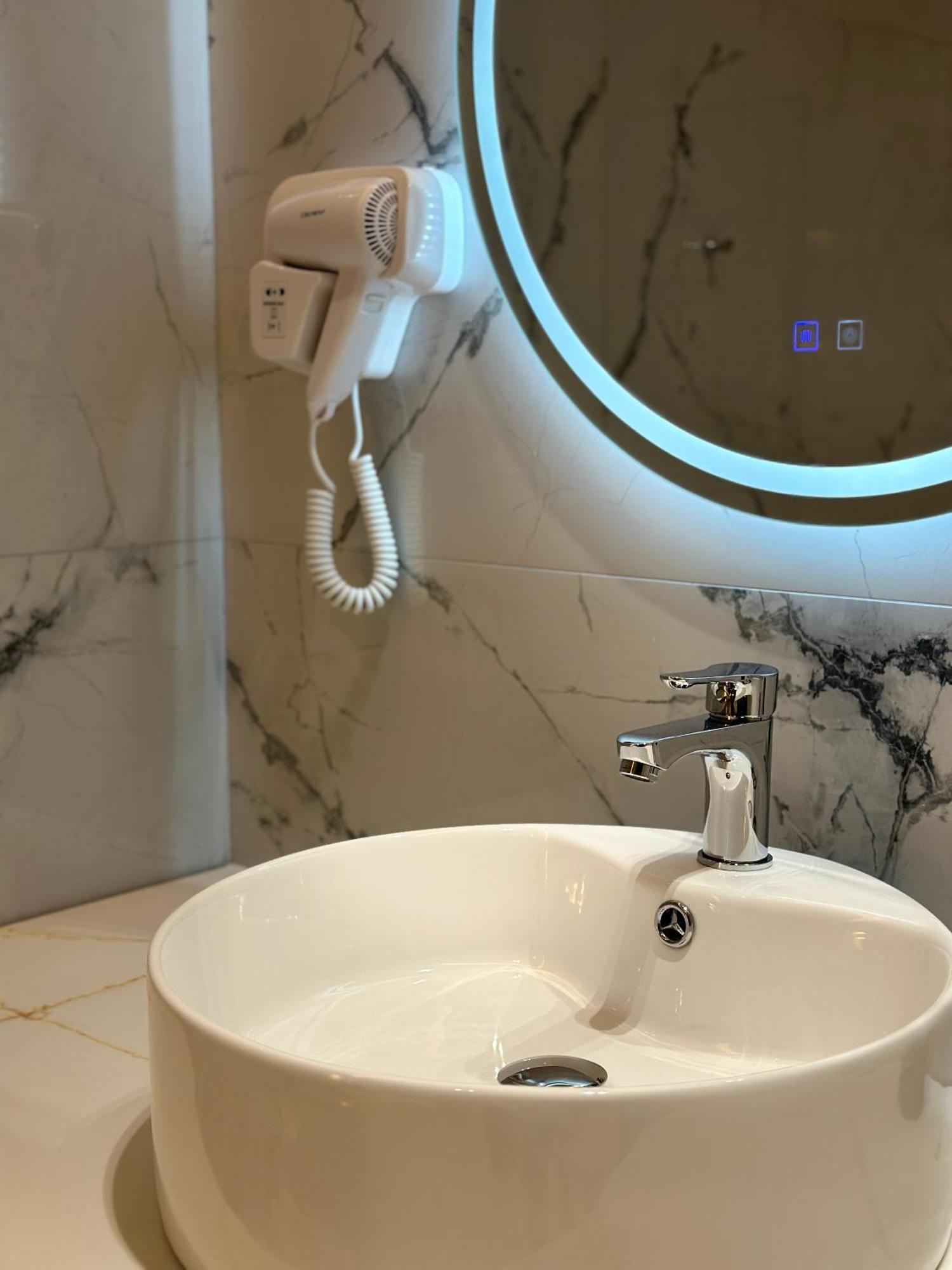 The Roots Boutique Hotel Shkodër Dış mekan fotoğraf